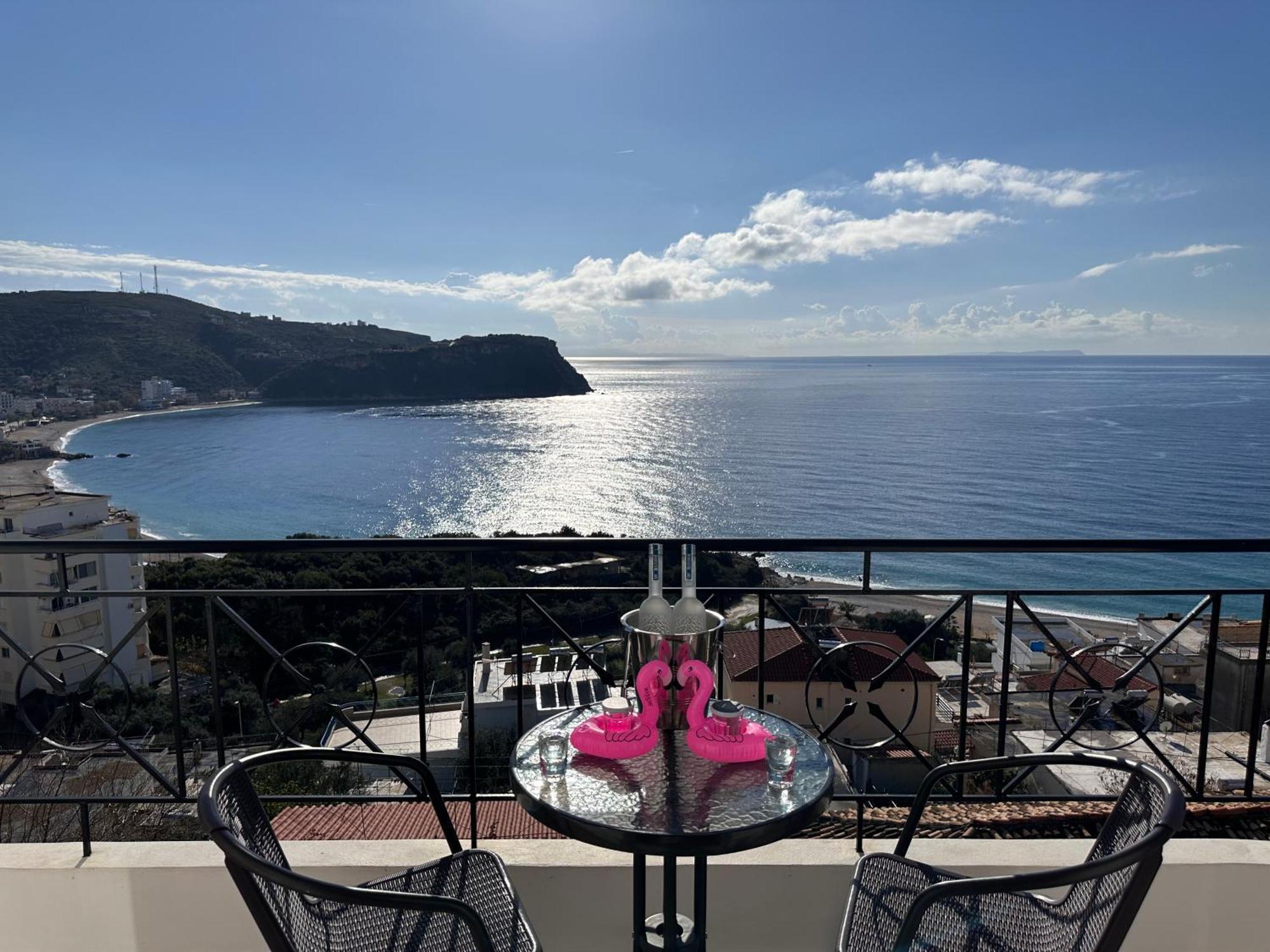 Roumers Himara Exterior photo