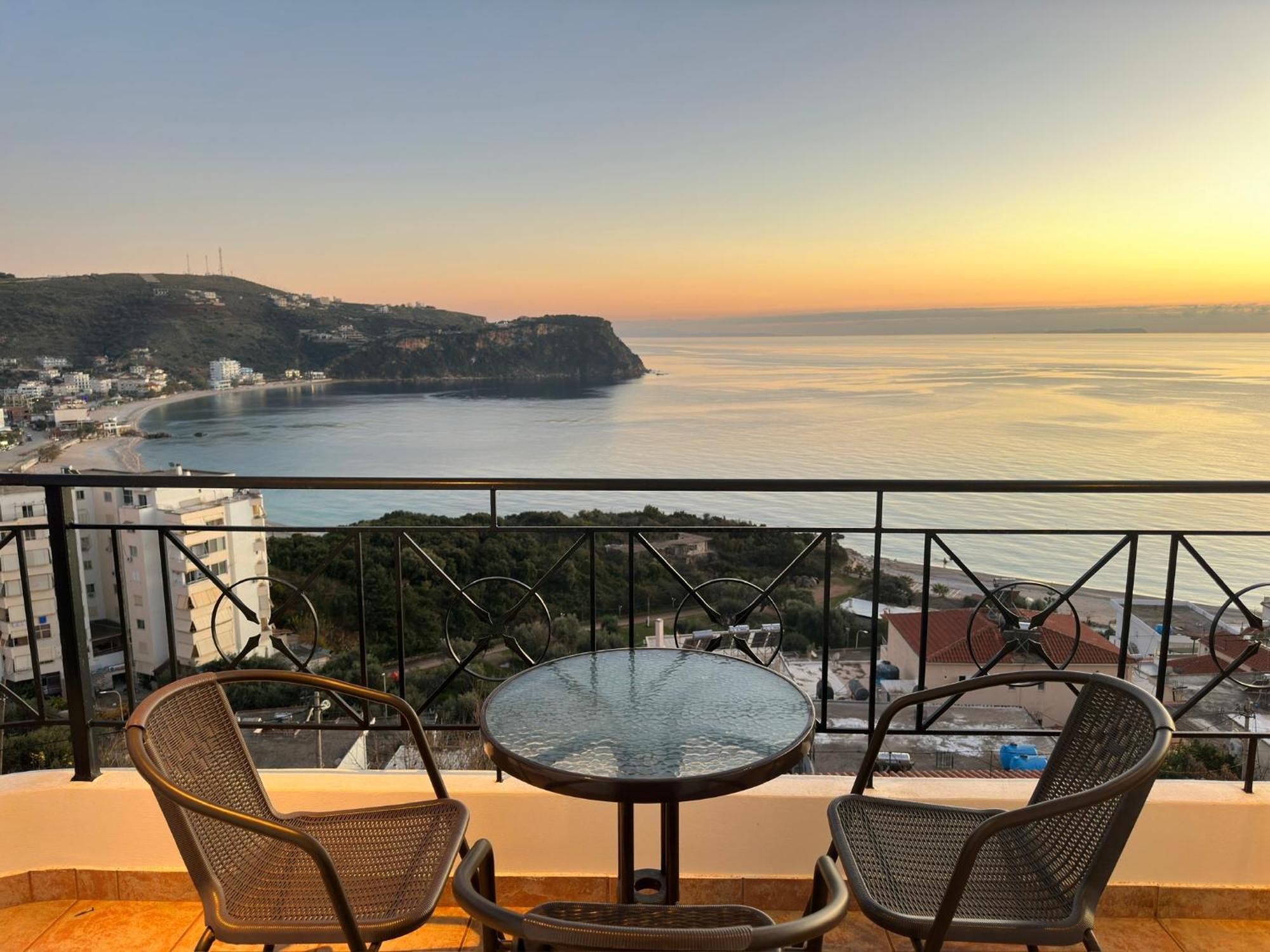 Roumers Himara Exterior photo