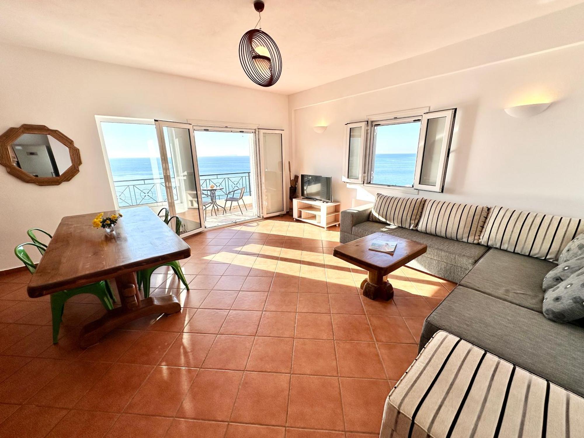 Roumers Himara Exterior photo