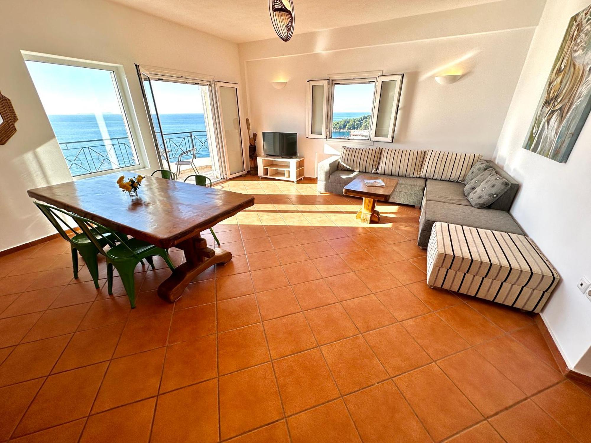 Roumers Himara Exterior photo