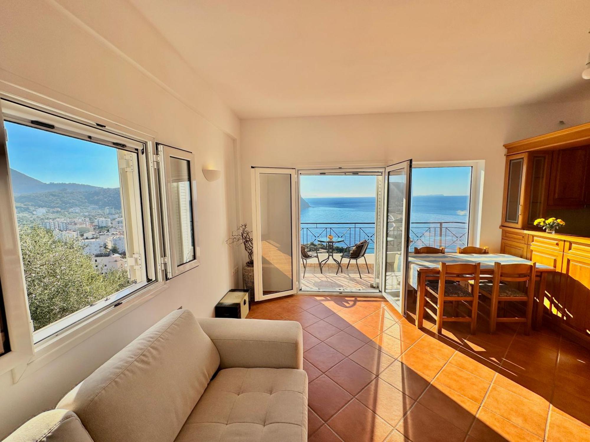 Roumers Himara Exterior photo