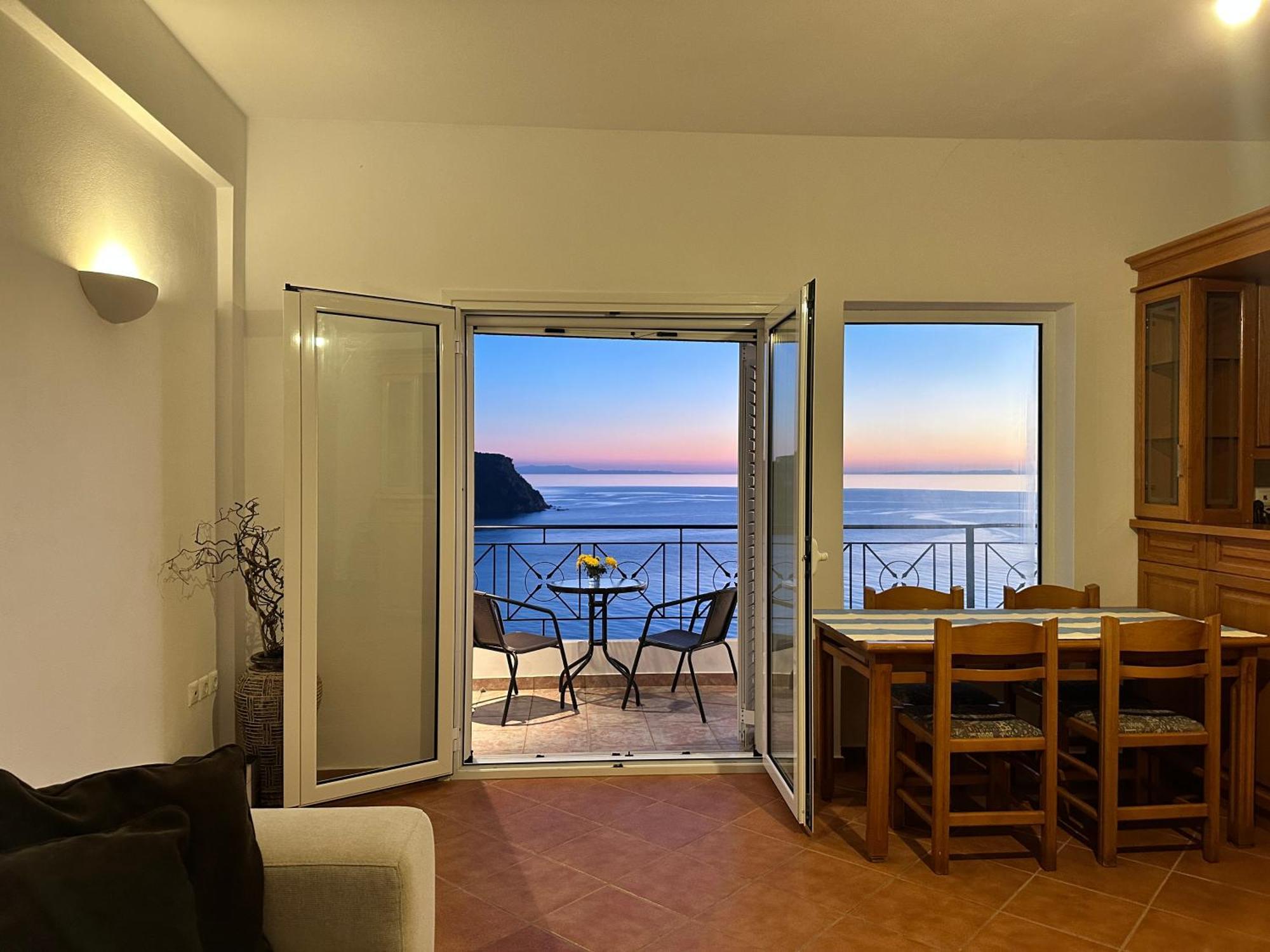 Roumers Himara Exterior photo